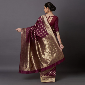 Magenta & Gold-Toned Silk Blend Woven Design Kanjeevaram Saree